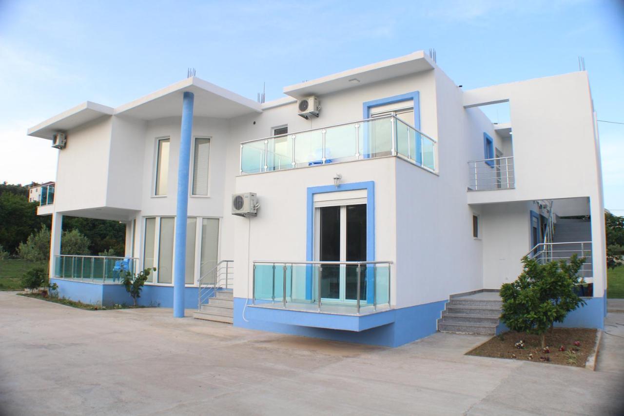 Gjinaj Apartments Ulcinj Bilik gambar